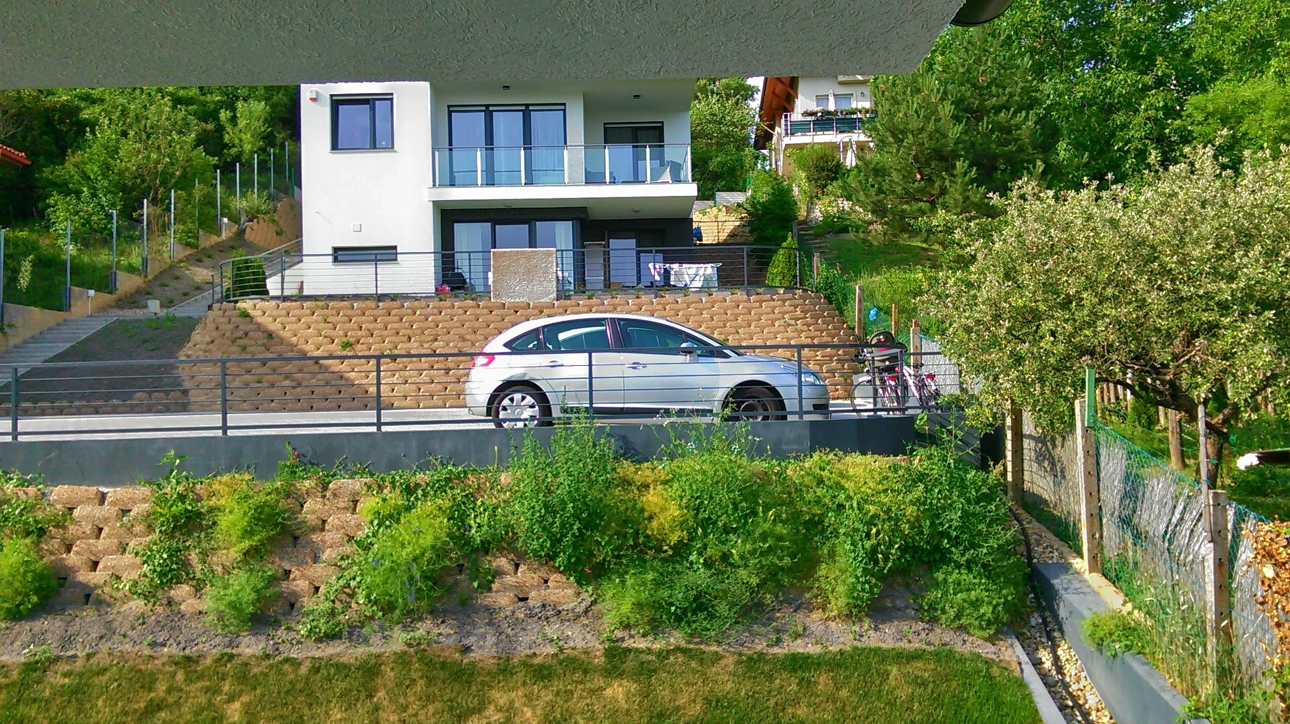 Ikerház terasza és panoráma kilátás